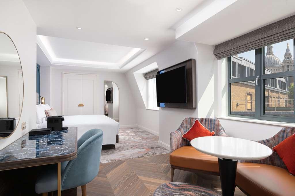Lost Property St Pauls London, Curio Collection By Hilton Room photo