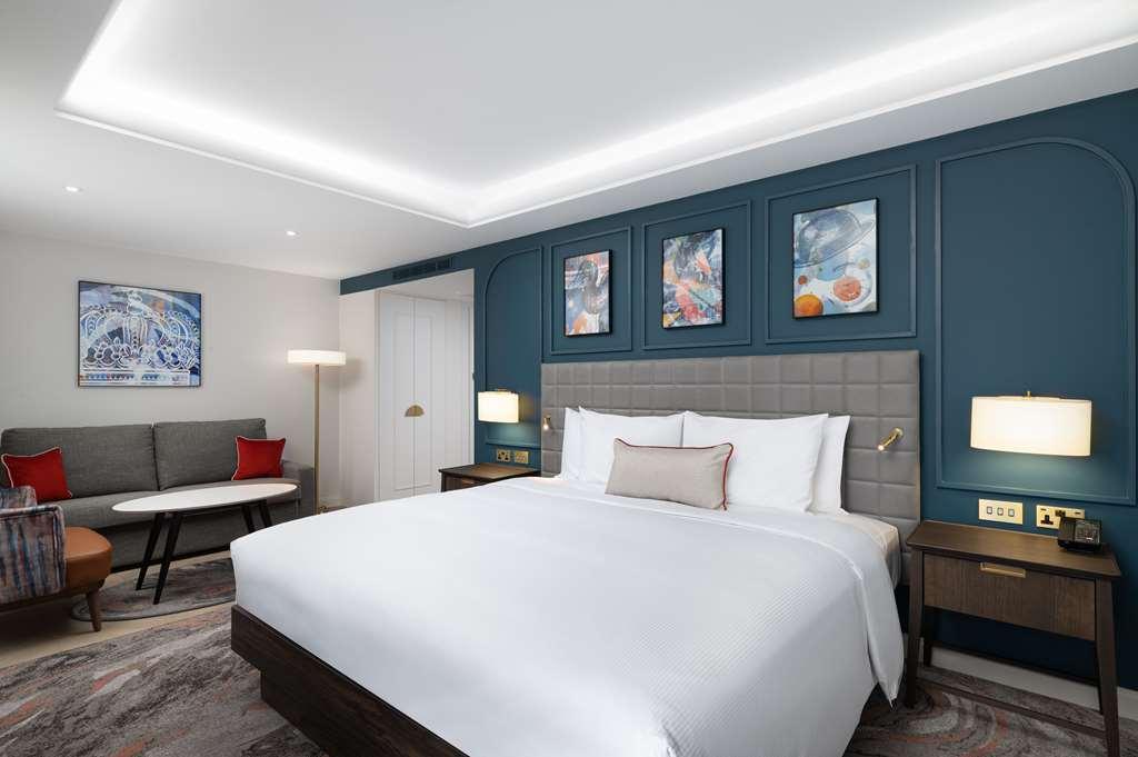 Lost Property St Pauls London, Curio Collection By Hilton Room photo